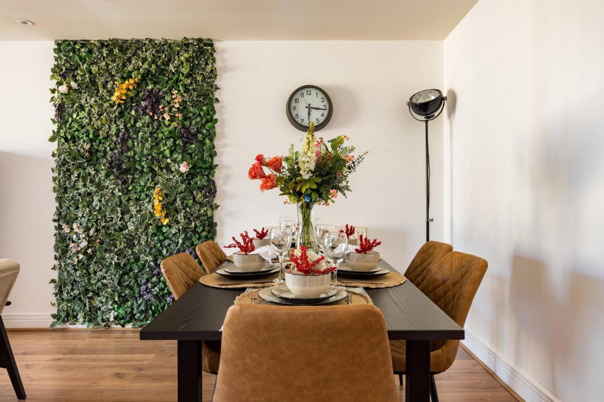 Wild Roses Service Apartments - East India 伦敦 外观 照片