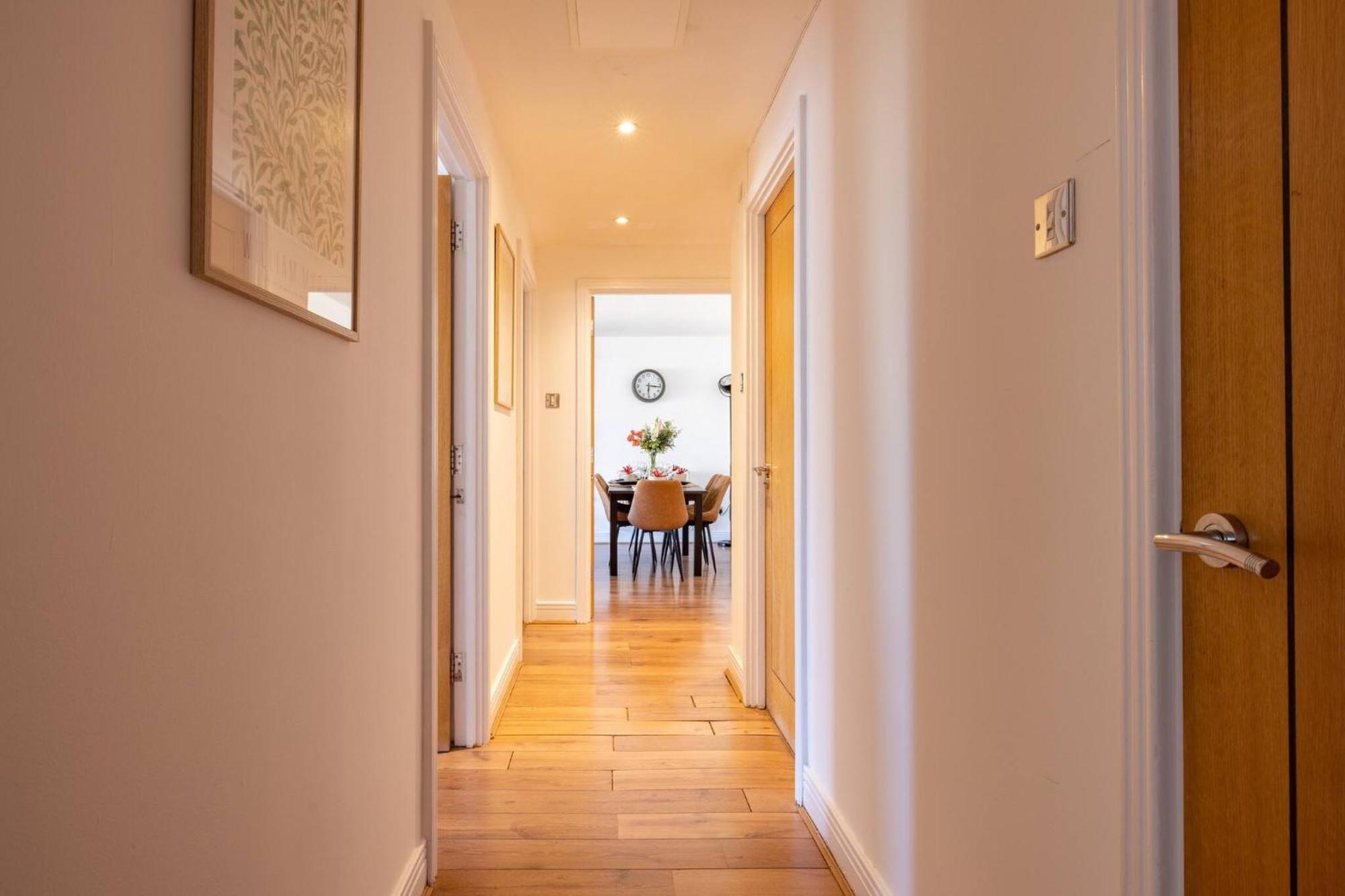 Wild Roses Service Apartments - East India 伦敦 外观 照片