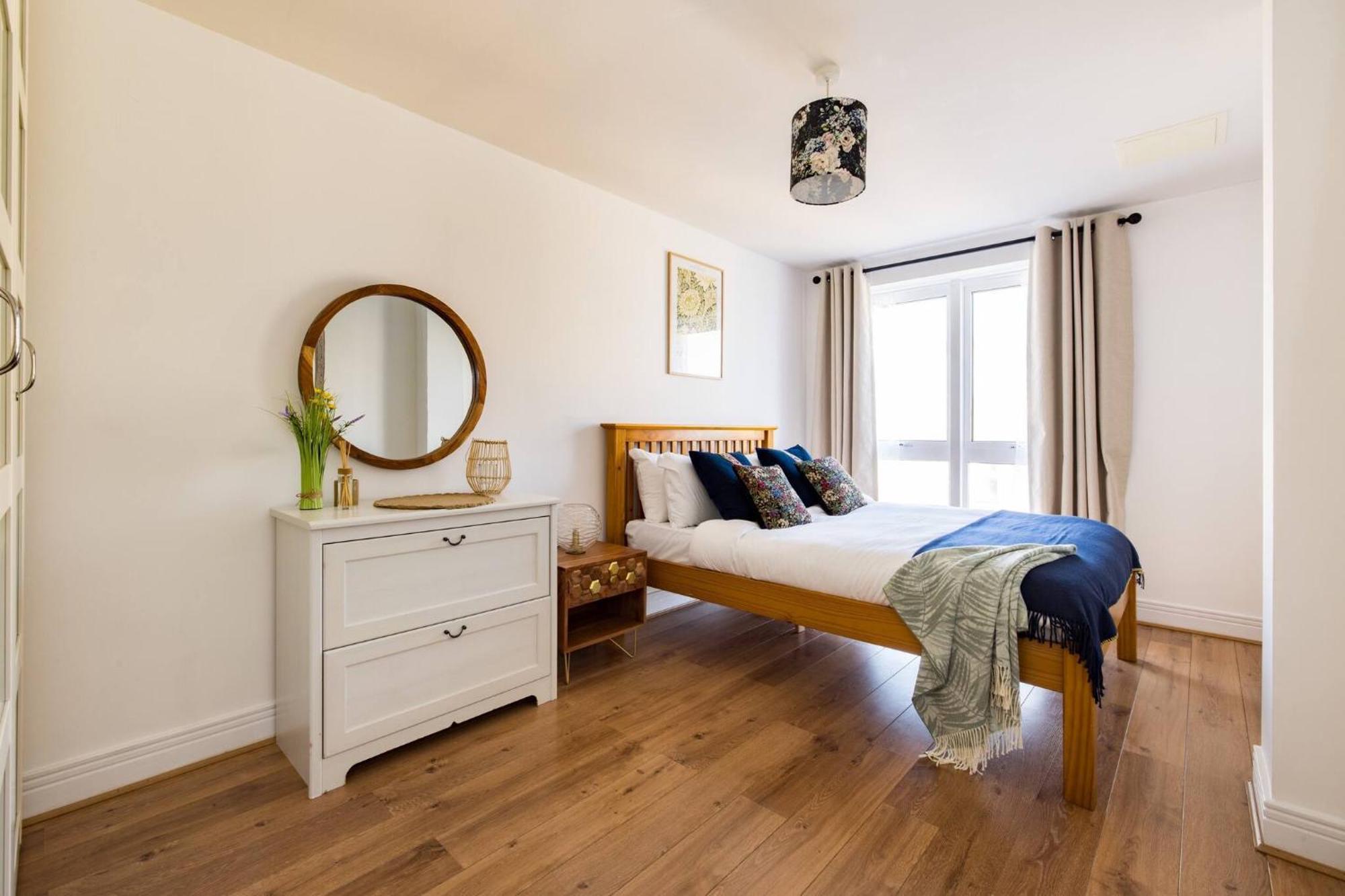 Wild Roses Service Apartments - East India 伦敦 外观 照片